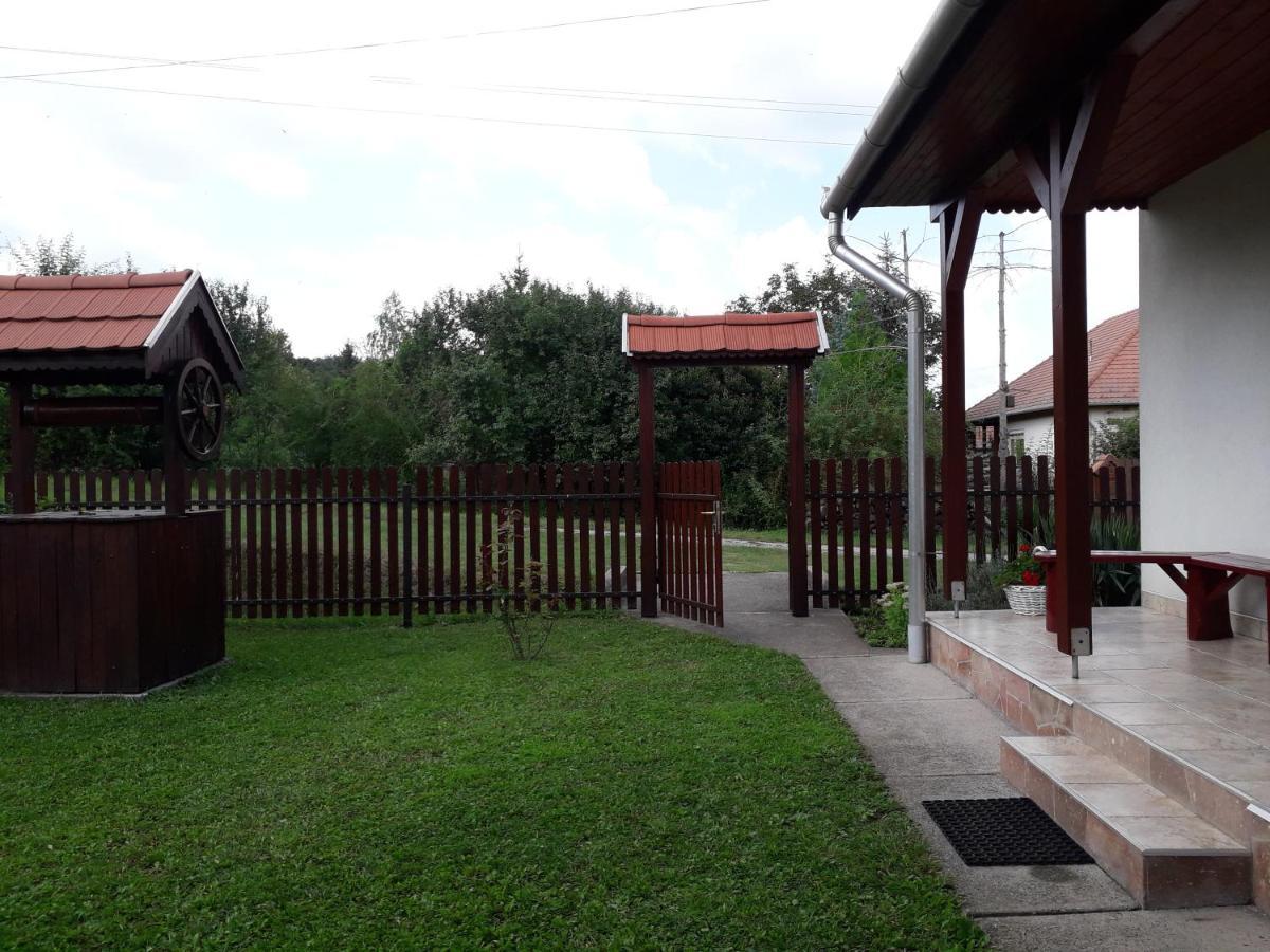 Mátyás Madár Vendégház Tard Exterior foto